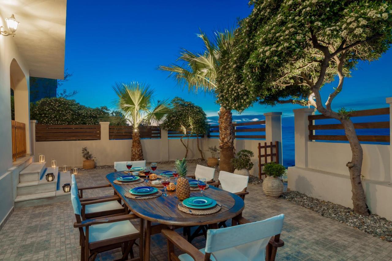 Villa Elizabeth - Seafront Classic Villa! Argassi Exterior photo